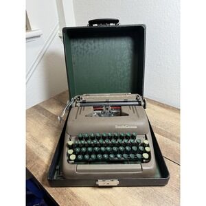 1950 Smith Corona 5A Sterling Manual Typewriter Floating Shift Case Green Keys